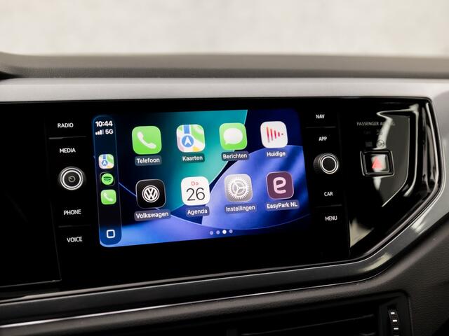 Volkswagen POLO 1.0 TSI Sportline Highline (SCHUIFDAK, APPLE CARPLAY, GROOT NAVI, ZWART HEMEL, CLIMATE, LEDER, LED KOPLAMPEN, GETINT GLAS, PARKEERSENSOREN, ADAPTIVE CRUISE, NIEUWE APK, NIEUWSTAAT)