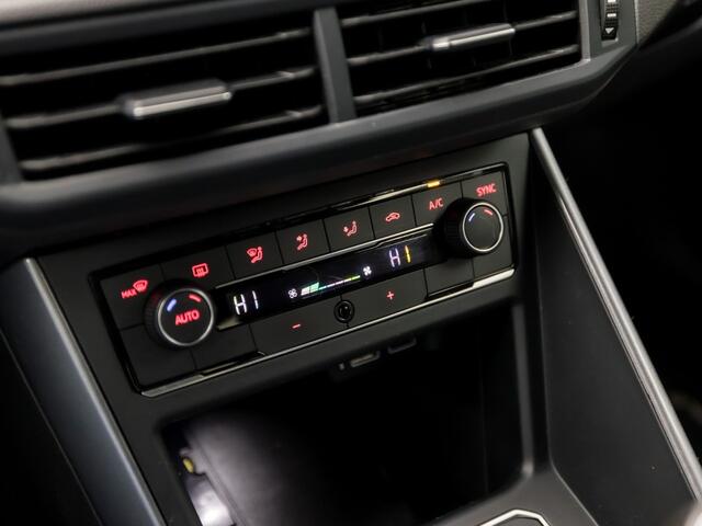 Volkswagen POLO 1.0 TSI Sportline Highline (SCHUIFDAK, APPLE CARPLAY, GROOT NAVI, ZWART HEMEL, CLIMATE, LEDER, LED KOPLAMPEN, GETINT GLAS, PARKEERSENSOREN, ADAPTIVE CRUISE, NIEUWE APK, NIEUWSTAAT)