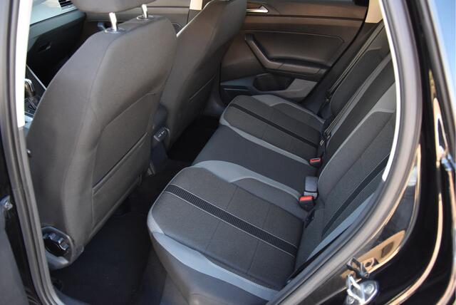 Volkswagen POLO 96 PK TSI DSG R-Line Highline Vol opties! NAP 1e eigenaar! Business R