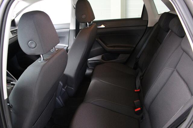 Volkswagen POLO 1.0 TSI Comfortline Automaat Navigatie | Camera | Cruise control | el. Inklapbare spiegels