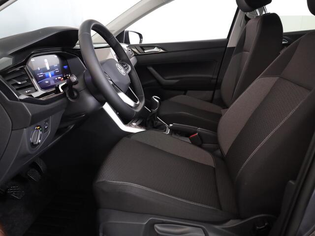 Volkswagen POLO GP Life Edition 1.0 95 pk 5 versn. Hand | 15" LM | Stoelverwarming | Camera |