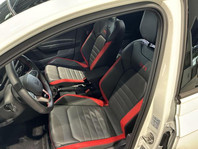 Volkswagen POLO 2.0 TSI 207pk DSG GTI Edition 25 · Panoramadak · Leder GTI Design · Camera · Beats Audio · Matrix LED · Apple/Android Car Play · Garantie t/m 10-01-2029 of 100.000km