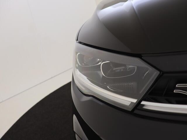 Volkswagen POLO R-Line Edition | 'App-Connect' draadloze smartphone integratie | Achterlichten LED | Afstandscontrolesysteem (Front Assist)