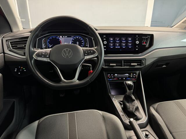 Volkswagen POLO 1.0 TSI IQ Light/Stoelverwarming/Navi/Carplay