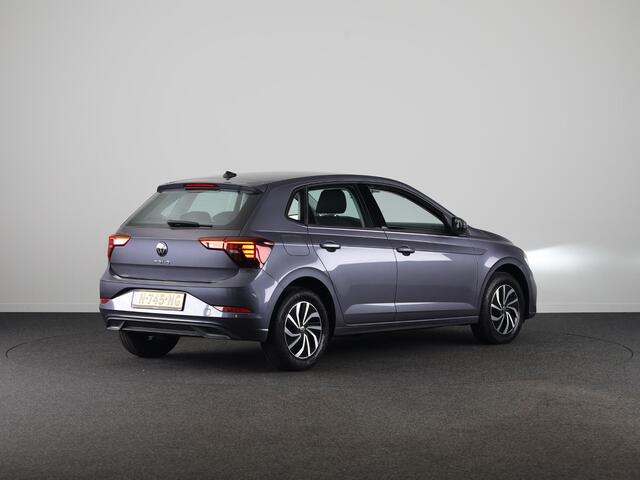 Volkswagen POLO 1.0 TSI Life 95PK | Navigatie via app | parkeersensoren | lm velgen