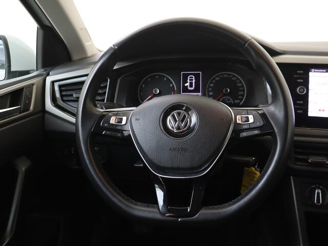 Volkswagen POLO 1.0 MPI Comfortline | Navigatie | Apple Carplay | Getint Glas | Cruise Control |