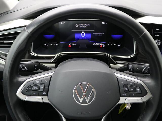 Volkswagen POLO 1.0 TSI Life Edition / Navigatie / Airco Climat Control / Apple CarPlay & Android Auto / Cruise Control / Digitaal Dashbord / LMV / LED / Stoel verwarming voor / Parkeersensoren voor & achter /