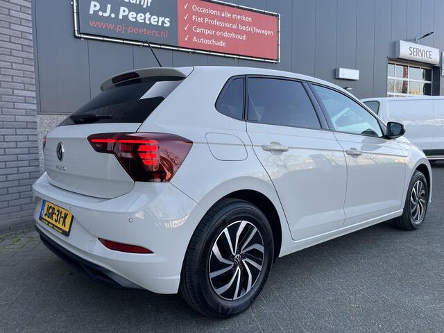 Volkswagen POLO 1.0 TSI Life Edition Achteruitrijcamera - Parkeersensoren - Apple carplay - Airco - Cruise control - Led verlichting - Licht metalen velgen 15 inch - Radio - Rijstrooksensor - Start/stop systeem - Stuur multifunc
