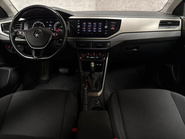 Volkswagen POLO 1.0 TSI Sportline Automaat (APPLE CARPLAY, GROOT NAVI, CLIMATE, CAMERA, STOELVERWARMING, SPORTSTOELEN, LM VELGEN, PARKEERSENSOREN, ADAPTIVE CRUISE, NIEUWSTAAT)