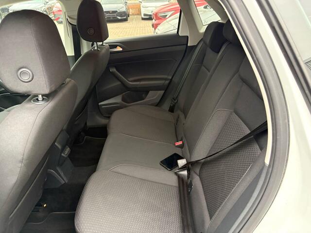 Volkswagen POLO 1.0 MPI Comfortline | Stoelverwarming | Cruise Control | PDC | Carplay | LM Velgen