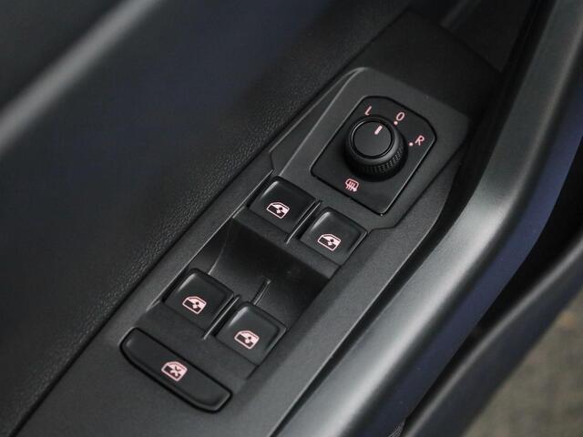 Volkswagen POLO 1.0TSI/95PK Comfortline · Apple/Android Car Play· Navigatie · Airco · Parkeersensoren