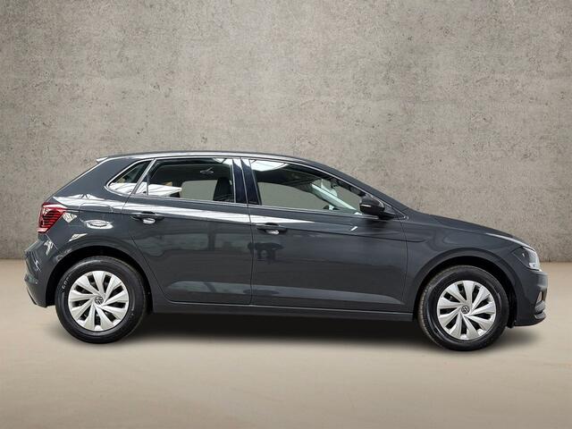 Volkswagen POLO 1.0 Sportline (APPLE CARPLAY, GROOT NAVI, CRUISE, ARMSTEUN, SPORTSTOELEN, BLUETOOTH, NIEUWE APK, NIEUWSTAAT)