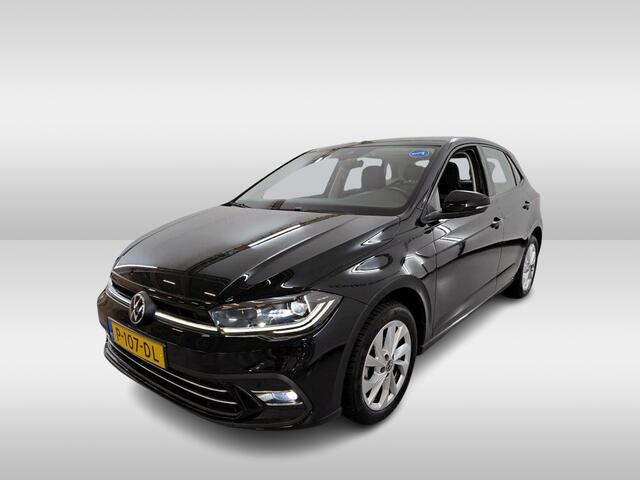 Volkswagen POLO 1.0 TSI Style Navigatie / Parkeersensoren / LED verlichting / 16"LM velgen / App-connect