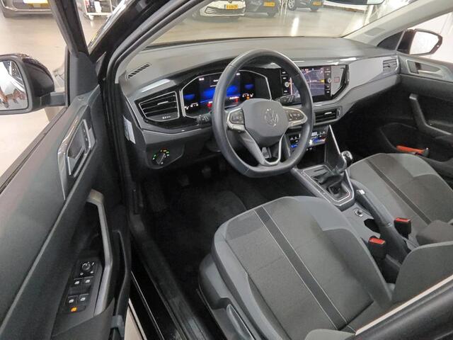 Volkswagen POLO 1.0 TSI Style Navigatie / Parkeersensoren / LED verlichting / 16"LM velgen / App-connect