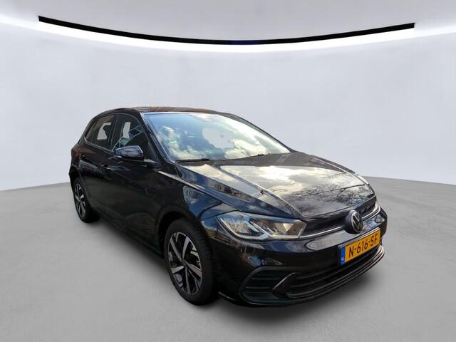 Volkswagen POLO 1.0 TSI 95pk DSG Life / Climate control / Parkeersensoren Achterzijde / Carplay / Getint Glas Achterzijde / 16'' LMV