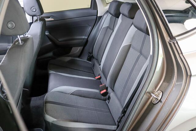 Volkswagen POLO 1.0 TSI Highline Panoramadak, LED, Stoelverwarming, PDC,