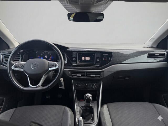 Volkswagen POLO 1.0 TSI Go 95 pk | Navigatie via App | Carplay | Parkeersensoren | Elektrisch inklapbare buitenspiegels |