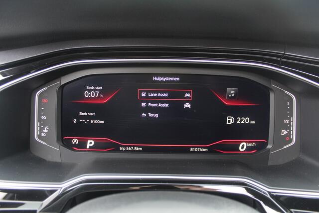 Volkswagen POLO 2.0 TSI GTI Panoramadak/Beats audio/Virtual cockpit/IQ.light/Adaptive cruise control/Stoelverwarming/Apple carplay/Parkeersensoren rondom/Draadloze telefoonlader/18'' Lichtmetalen velgen.