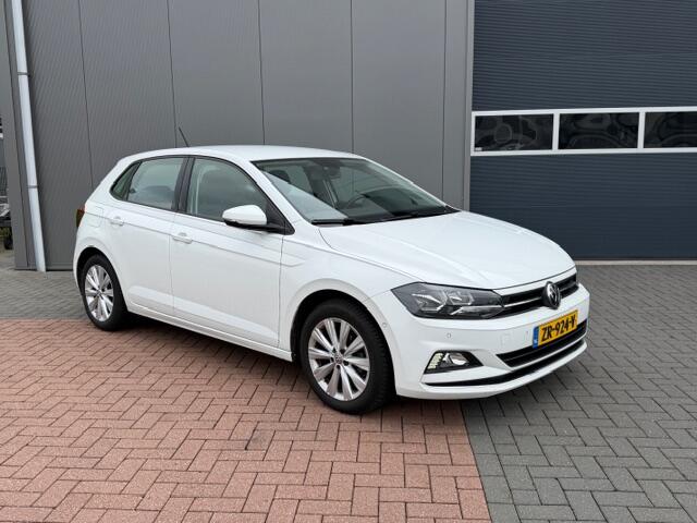 Volkswagen POLO 1.0 TSI 95 pk Highline , Adaptive Cruise , Parkeersensoren V+A , Parkassist, NAP, Navigatie, DAB+ , Stuurwiel multifunctioneel, 16"lichtmetalen velgen, Carplay, Actieve demping , Sportstoelen, etc.etc