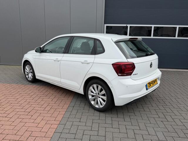 Volkswagen POLO 1.0 TSI 95 pk Highline , Adaptive Cruise , Parkeersensoren V+A , Parkassist, NAP, Navigatie, DAB+ , Stuurwiel multifunctioneel, 16"lichtmetalen velgen, Carplay, Actieve demping , Sportstoelen, etc.etc