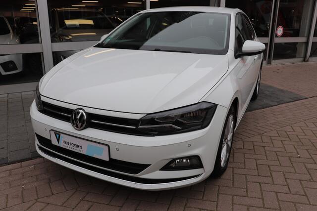 Volkswagen POLO 1.0 TSI Highline Automaat . Trekhaak.
