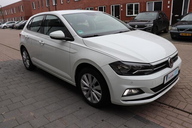 Volkswagen POLO 1.0 TSI Highline Automaat . Trekhaak.