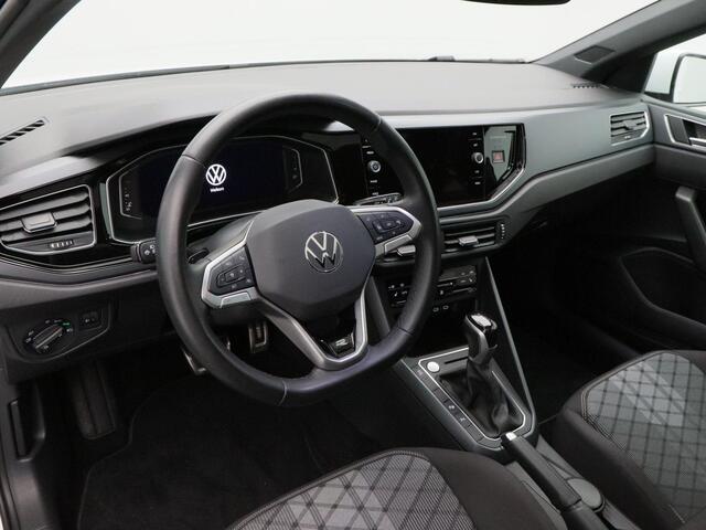 Volkswagen POLO 1.0 TSi Automaat R-Line Edition | Camera | Stoelverwarming | Panorama dak | Climatronic | CarPlay | 17 Inch | 22.867 Km !!