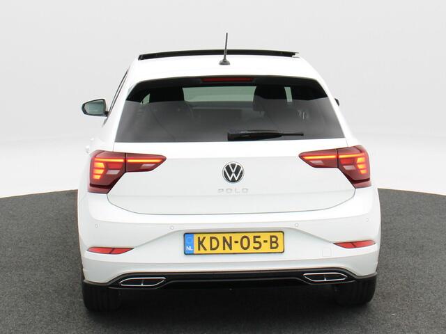 Volkswagen POLO 1.0 TSi Automaat R-Line Edition | Camera | Stoelverwarming | Panorama dak | Climatronic | CarPlay | 17 Inch | 22.867 Km !!