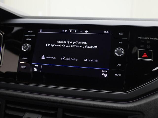 Volkswagen POLO 1.0TSI/95PK R-Line · Navigatie · Parkeersensoren · Apple/Android Car Play · Garantie t/m 12-07-2026 of 100.000km.