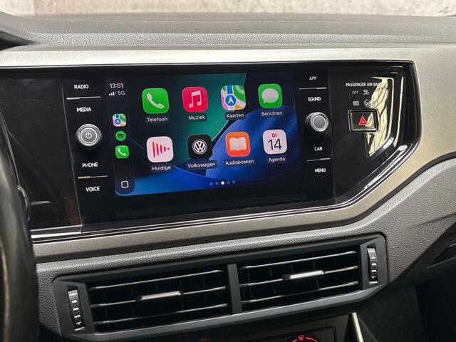 Volkswagen POLO 1.0 Sportline (APPLE CARPLAY, GROOT NAVI, LM VELGEN, SPORTSTOELEN, CRUISE, LEDER STUURWIEL, NIEUWSTAAT)
