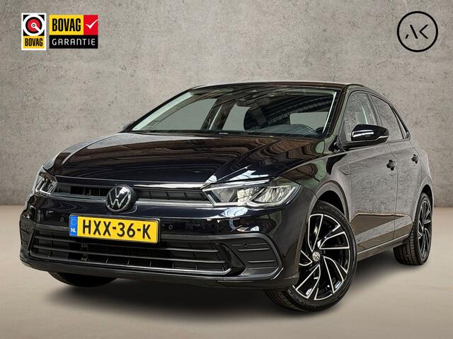 Volkswagen POLO 1.0 TSI Sportline Automaat (VIRTUAL COCKPIT, APPLE CARPLAY, KEYLESS, GROOT NAVI, CLIMATE, SPORTSTOELEN, LM VELGEN, CAMERA, GETINT GLAS, NIEUWSTAAT)