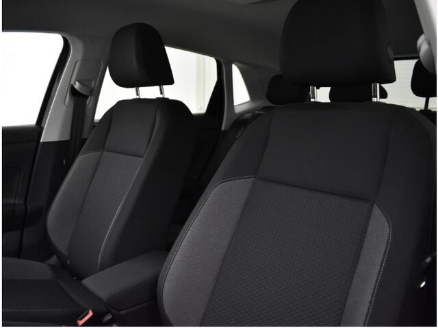 Volkswagen POLO Life Edition 1.0 TSI 95 pK 5 versn. Hand · Achteruitrijcamera · regensensor · Voorraad OUTLET · Prijs is inclusief inruilpremie ·