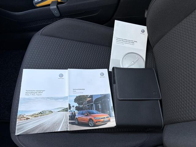 Volkswagen POLO 1.0 TSI Comfortline / Executive-pakket (¤ 1.248) / Sensoren v + a / Apple Carplay/Android Auto / Lichtmetalen velgen multi-spaaks 16" /
