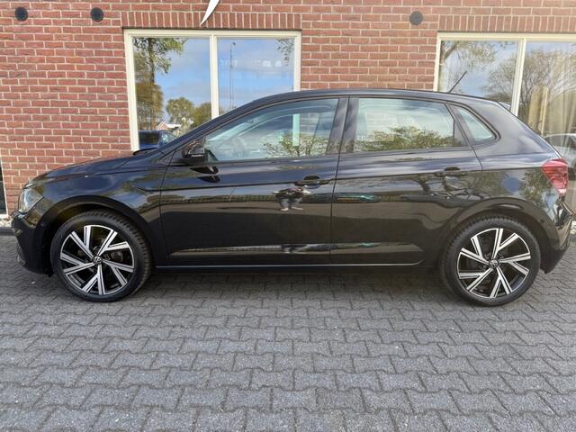 Volkswagen POLO 1.0 TSI Comf.l. Bus. Automaat TREKHAAK / 17 INCH / CARPLAY / AND