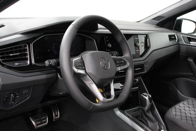 Volkswagen POLO 1.0 TSI DSG R-Line | DEMO ! | Panorama dak | Navigatie | App Connect | Climate Control | DAB | LED | Parkeer sensoren | Camera | Cruise control adaptive | Lichtmetalen velgen