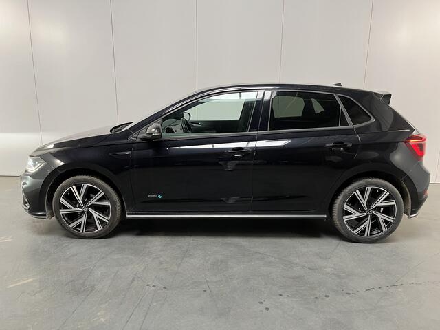 Volkswagen POLO 1.0 TSI R-Line / ADAPTIVE CRUISE/ IQ.LIGHT/ 17'' LMV/ CAMERA/ APP-CONNECT/ STOELVERWARMING/ DIGITAL DASH/ NAVI/ DAB/ CLIMA