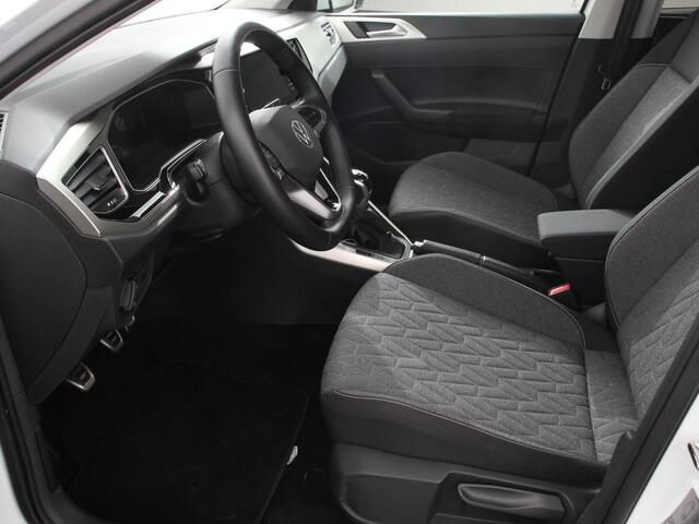 Volkswagen POLO 1.0 TSI Move Navigatie App Connect / Android Auto / Apple Carplay Climate Control Parkeer sensoren Lichtmetalen Velgen Dab Digitale Cockpit