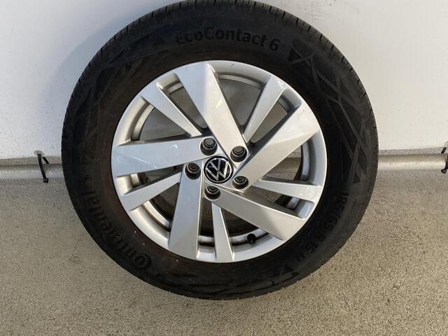 Volkswagen POLO 1.0 TSI Style 95 pk | Navigatie | Parkeersensoren | Autom. airco | Stoelverwarming | Apple Carplay/Android Auto |