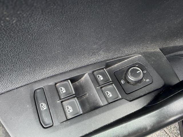 Volkswagen POLO 1.0 TSI DSG Comfortline | Navigatie | Carplay | Parkeersensoren | Airco | Lichtmetalen Velgen | DAB |