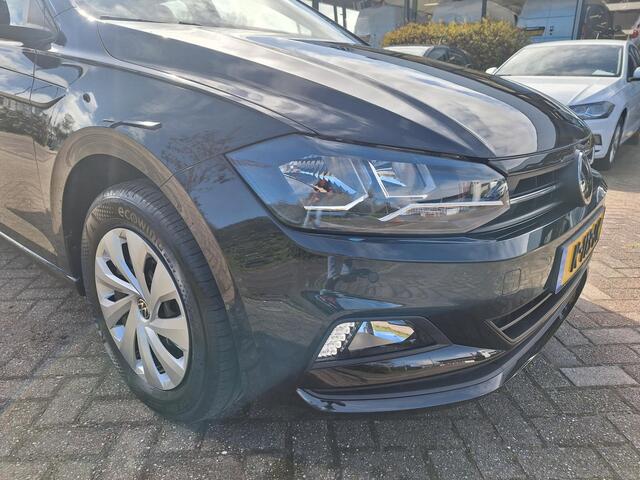 Volkswagen POLO 1.0 TSI Comfortline Executive Navigatie / Parkeersensoren / Cruise control / Metallic lak HAL