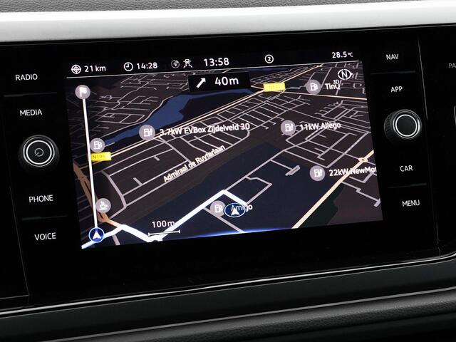 Volkswagen POLO 1.0 TSI 95pk DSG R-Line · Camera · Stoelverwarming · Apple/Android Car Play · Info Active Display ·