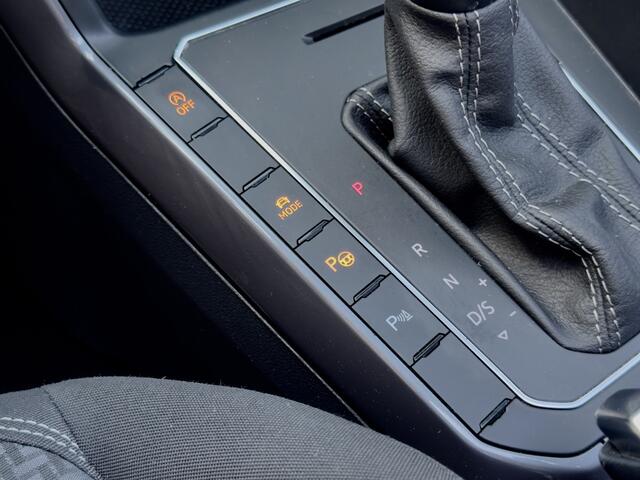 Volkswagen POLO 1.5 TSI AUT7 R-LINE HIGHLINE PANODAK NAVI CAMERA DIGI-DASH APPLE-CARPLAY LED LMV PDC