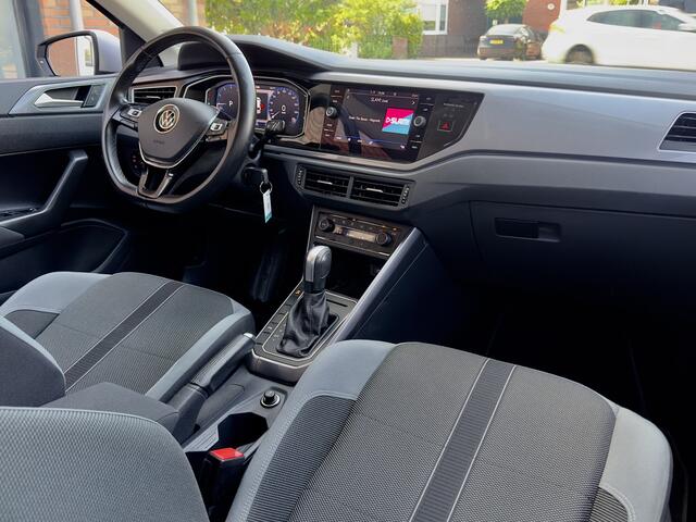 Volkswagen POLO 1.0 TSI AUT7 R-LINE HIGHLINE NAVI DIGI-DASH APPLE-CARPLAY LED LMV PDC