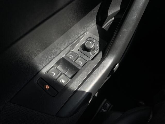 Volkswagen POLO 1.0 TSI Highline , Automaat, R-Line, Digitaal Instrumenten Paneel, Beats By Dre Audio, All Season, LMV 17 Inch, Clima, Adap.Cruise, Navi, Apple Carplay, Android Auto, PDC,