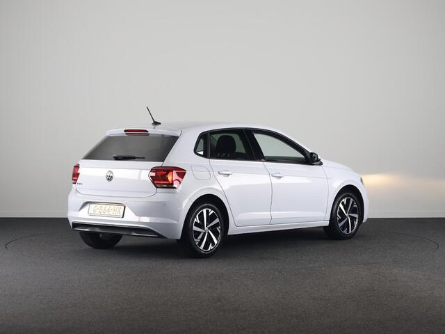 Volkswagen POLO 1.0 TSI Highline 95 PK | Automaat (DSG) | Navigatie | Camera | Parkeersensoren