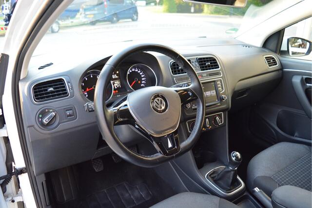 Volkswagen POLO 1.2 90PK TSI Comfortline Executive | Cruise | CarPlay | Orig. NL | NAP |