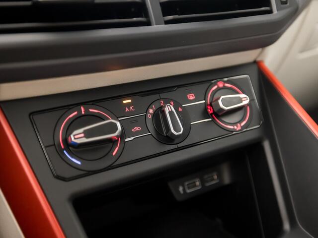 Volkswagen POLO 1.0 TSI Beats Automaat (PANORAMADAK, APPLE CARPLAY, GROOT NAVI, BEATS AUDIO, SPORTSTOELEN, GETINT GLAS, LM VELGEN, ADAPTIVE CRUISE, NIEUWSTAAT)