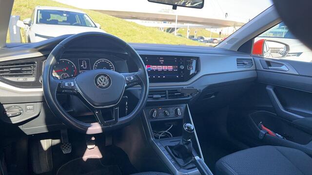 Volkswagen POLO 1.0 TSI 96pk R-Line Executive / 16 inch / Adaptive Cruise / Parkeersensoren