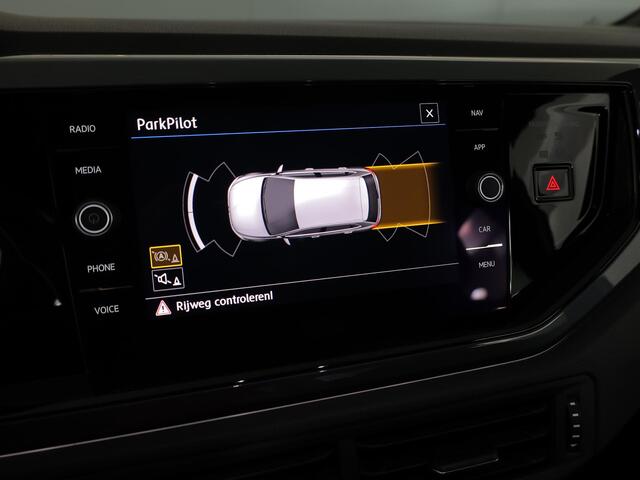 Volkswagen POLO 1.0 TSI Highline 95 pk | Navigatie | Panoramadak | Parkeersensoren | LED koplampen | Adaptieve cruise control | Apple Carplay/Android Auto | R-Line |