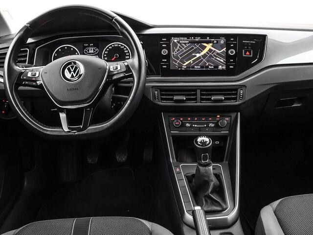 Volkswagen POLO 1.0 TSI 95pk Highline · Apple/Android Car Play · Navigatie · Clima · 16"Velgen · Sportstoelen · Draadloze Telefoonlader ·